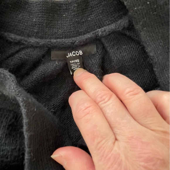 Beautiful black wool Jacob sweater - Picture 3 of 5